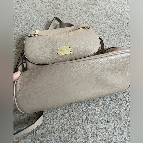 Tan Michael Kors mini backpack - Picture 6 of 13